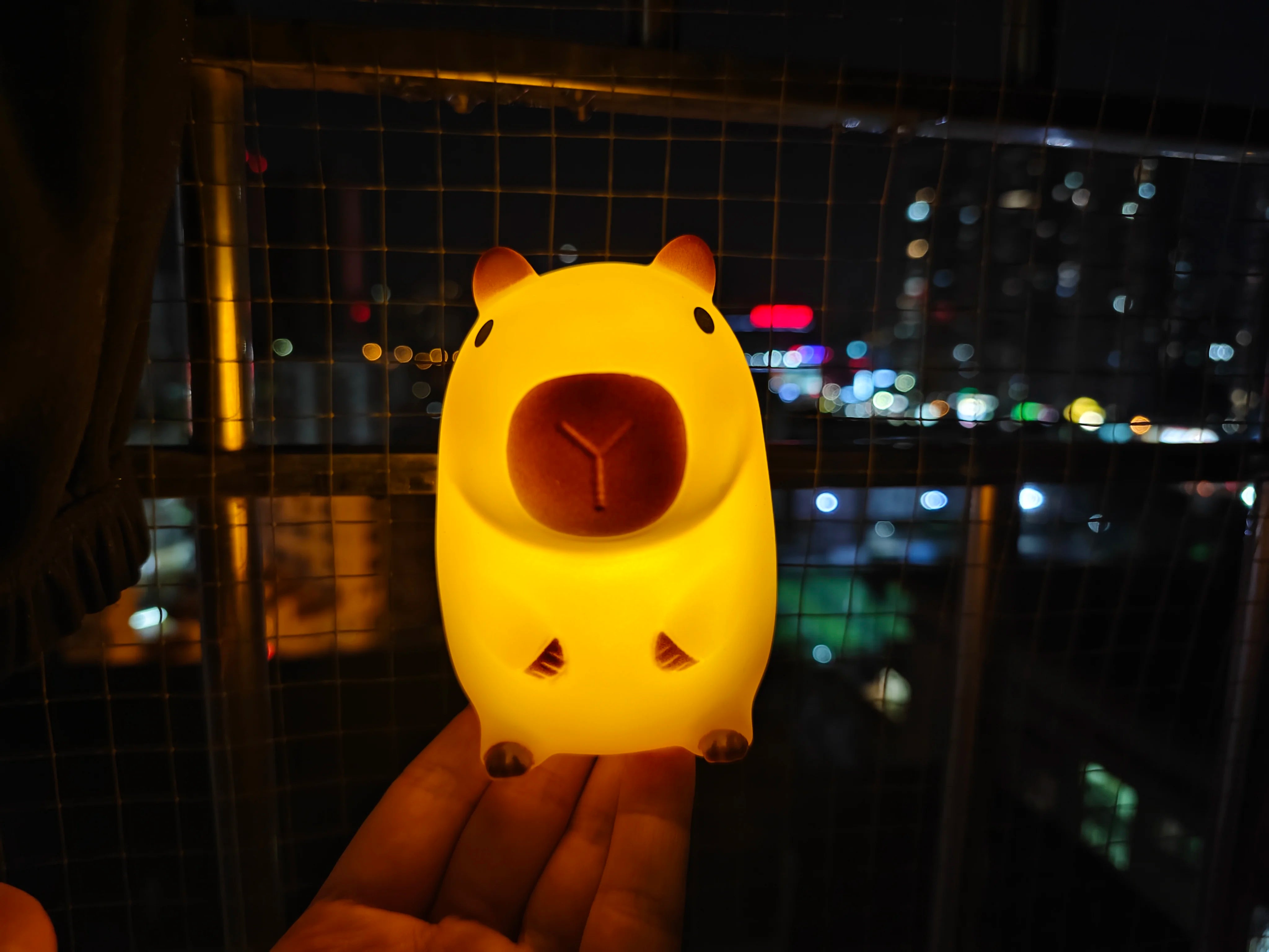 SleepyCap Capybara Lamp