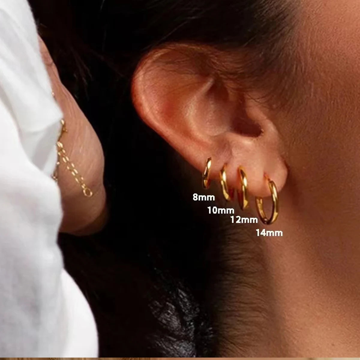 Aura Essentials – The Simple & Versatile Hoop Earring Set