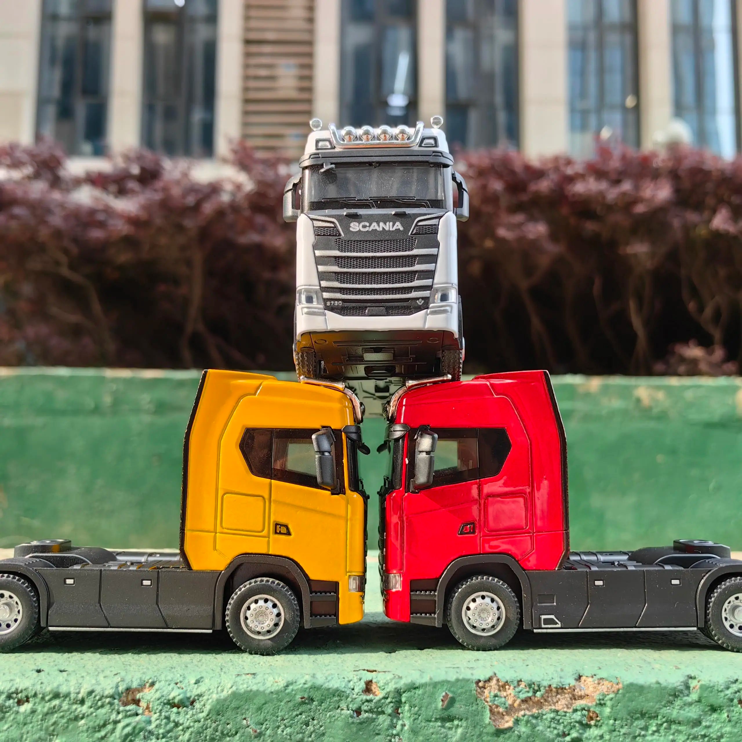 1:50 Diecast Container Truck Head – Pull-Back Alloy Model with Openable Doors
