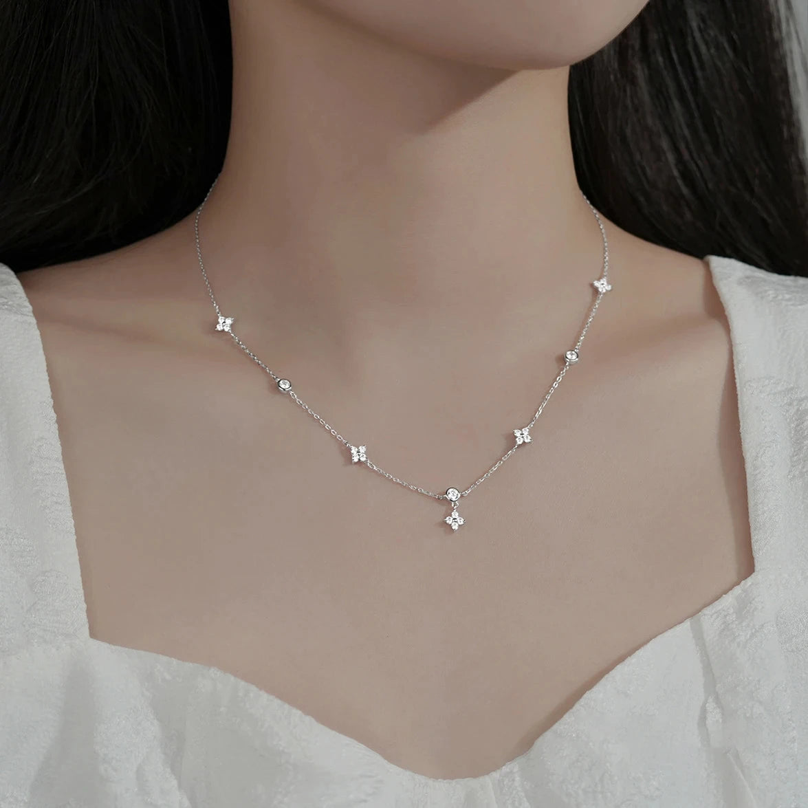 Luminia Clover – Zircon Inlaid Luxury Necklace