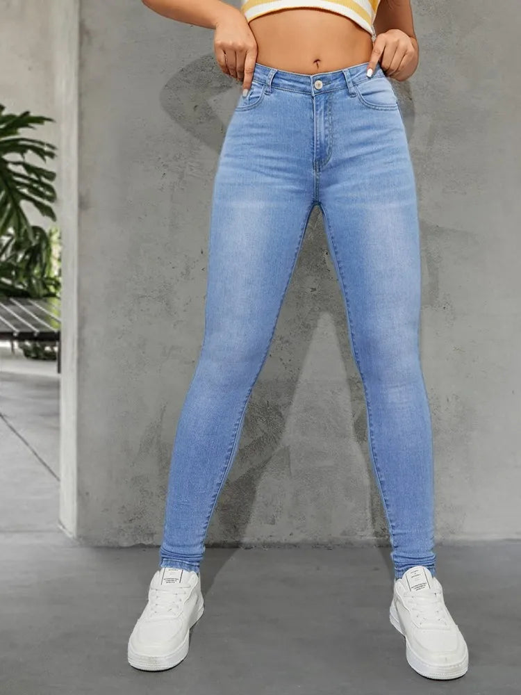 The Everyday Blue – The Flattering Tight Fit Jeans