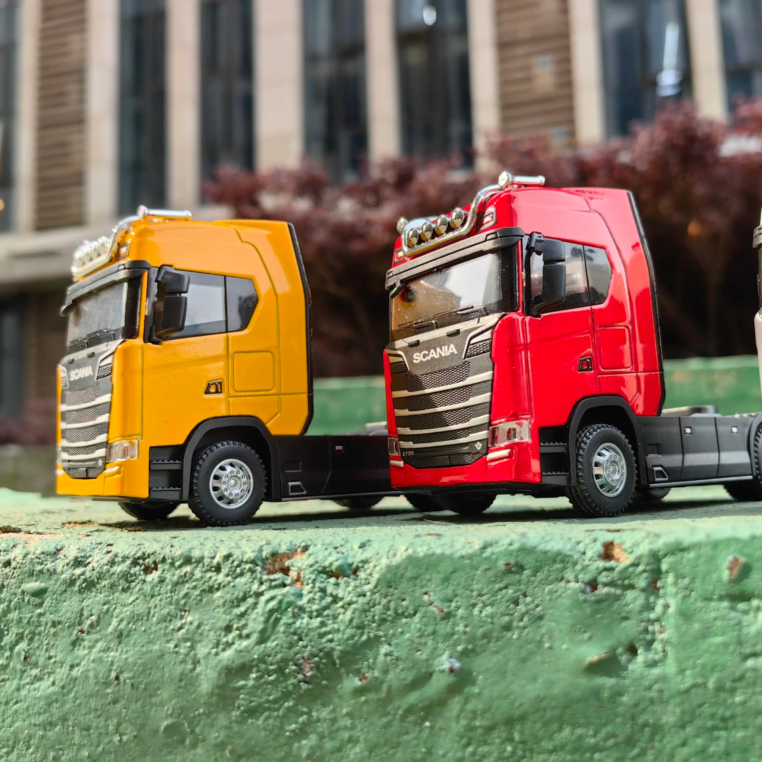 1:50 Diecast Container Truck Head – Pull-Back Alloy Model with Openable Doors