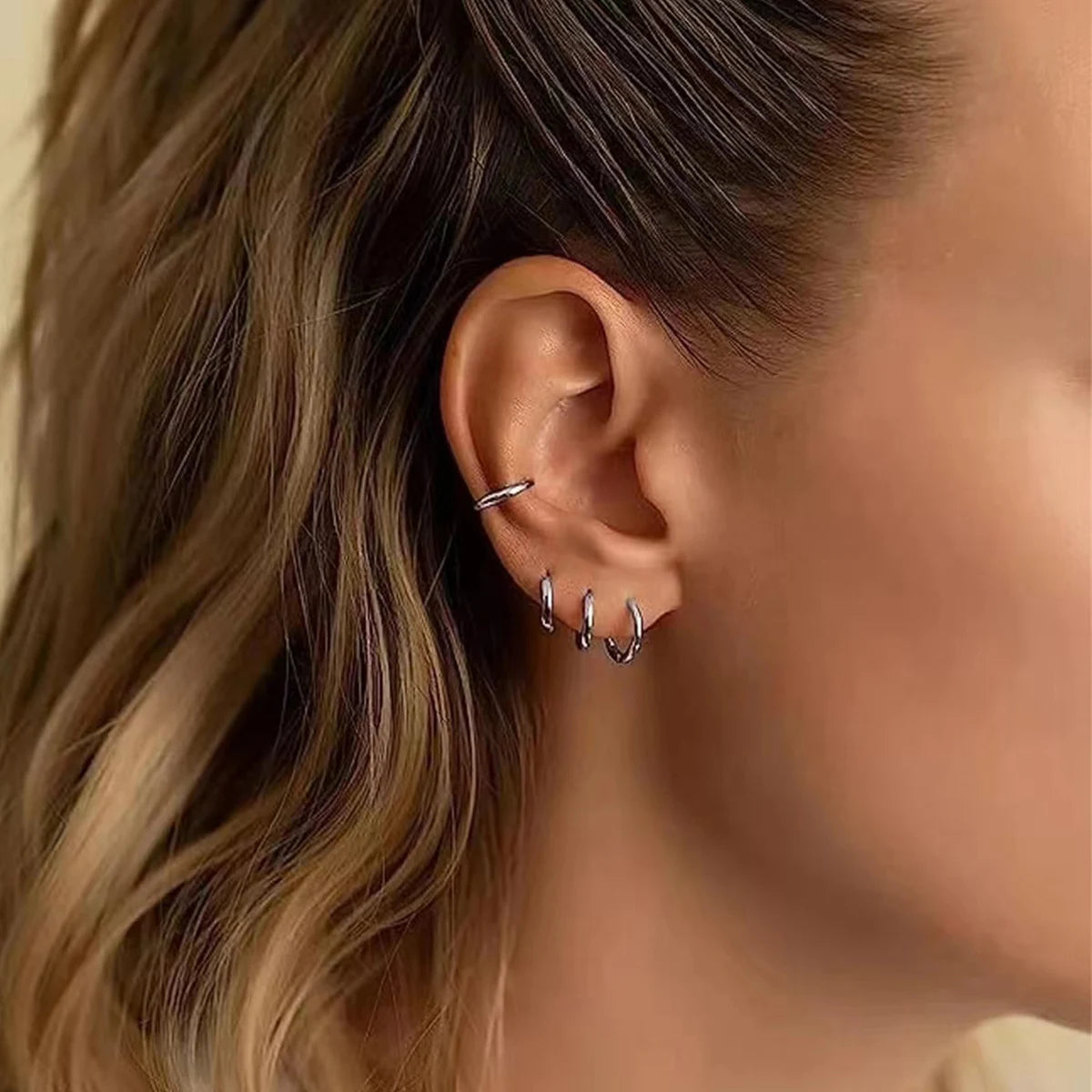 Aura Essentials – The Simple & Versatile Hoop Earring Set