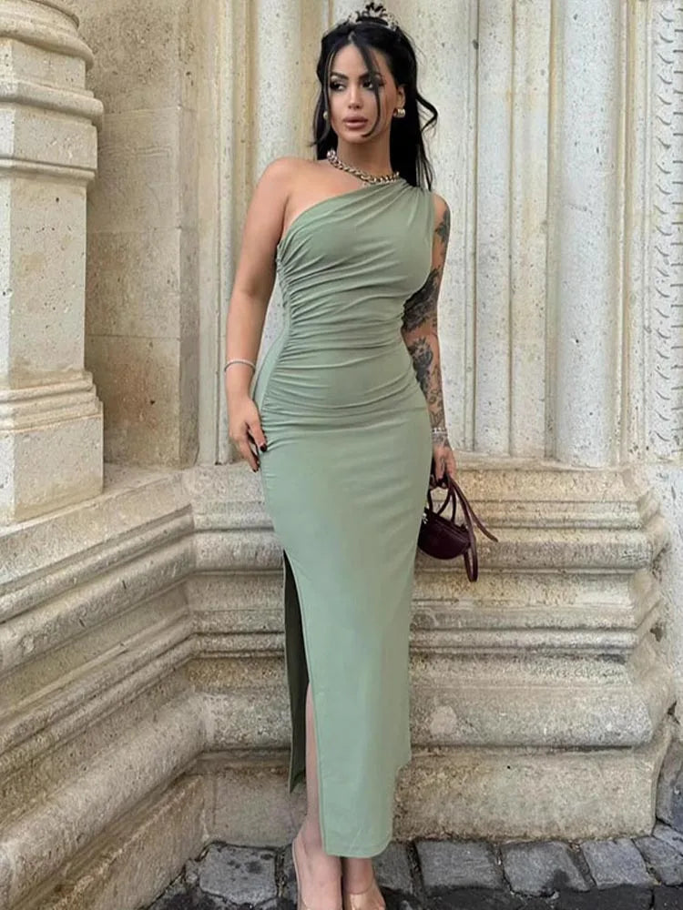 Midnight Split – The Sexy Backless Dress