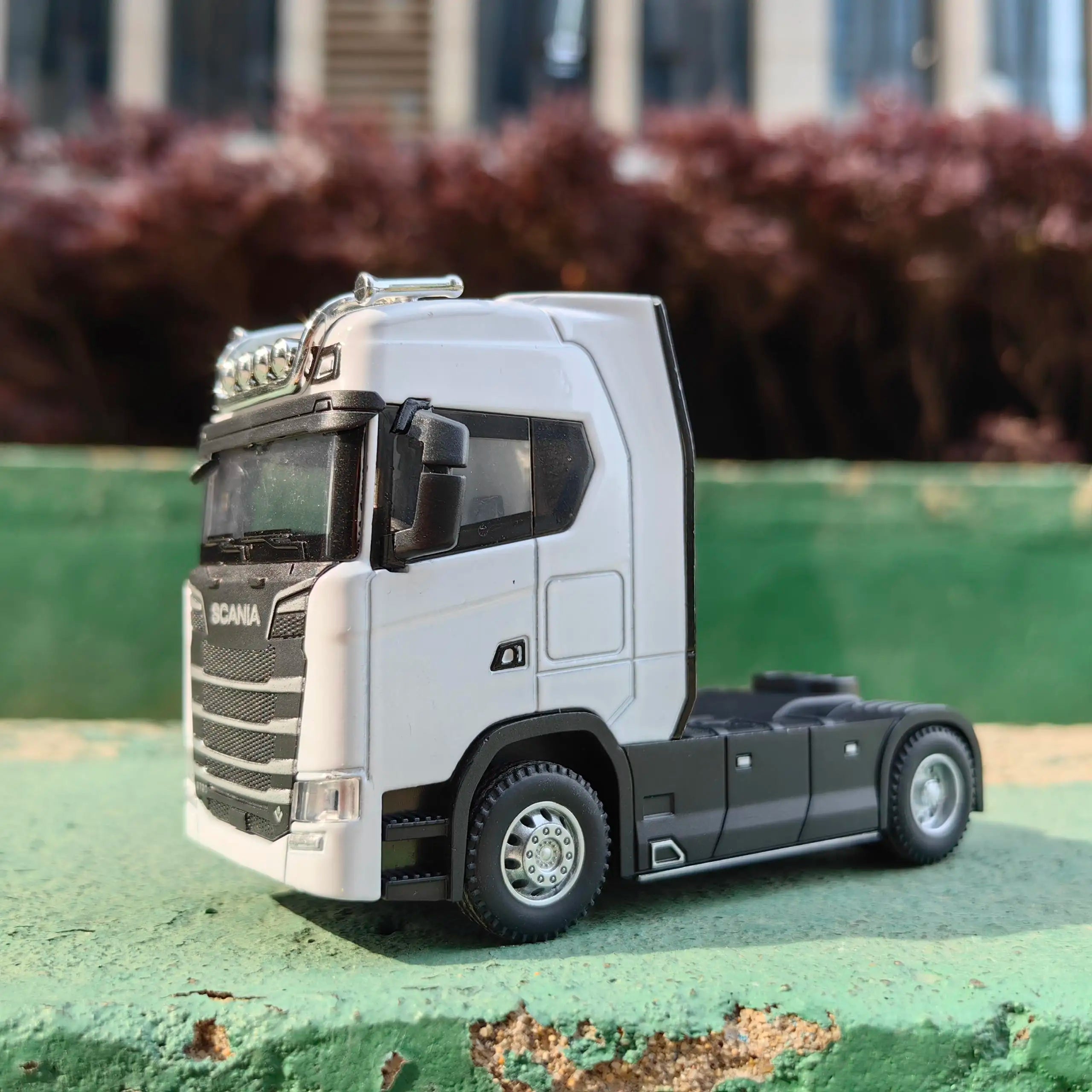 1:50 Diecast Container Truck Head – Pull-Back Alloy Model with Openable Doors