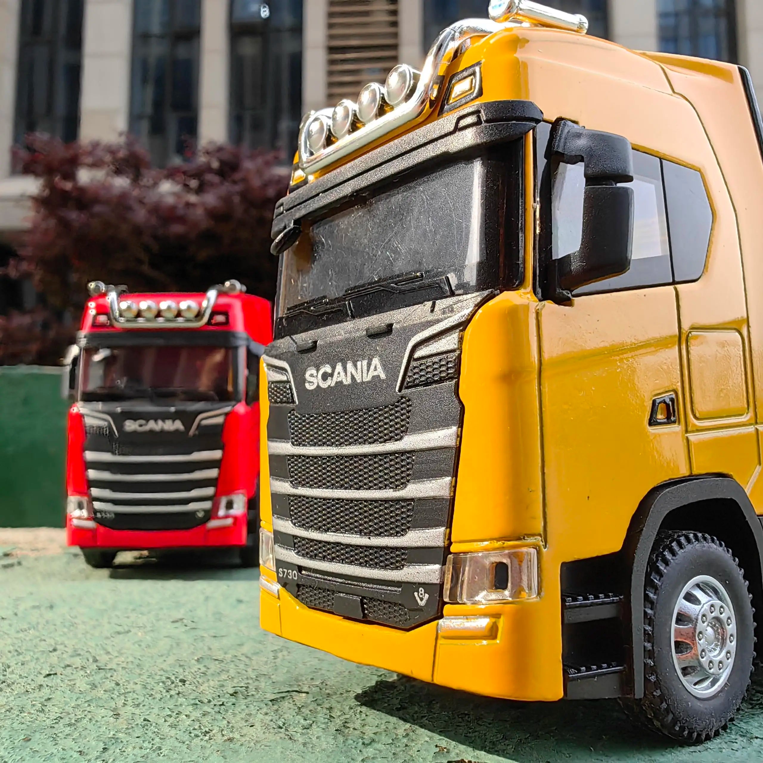 1:50 Diecast Container Truck Head – Pull-Back Alloy Model with Openable Doors