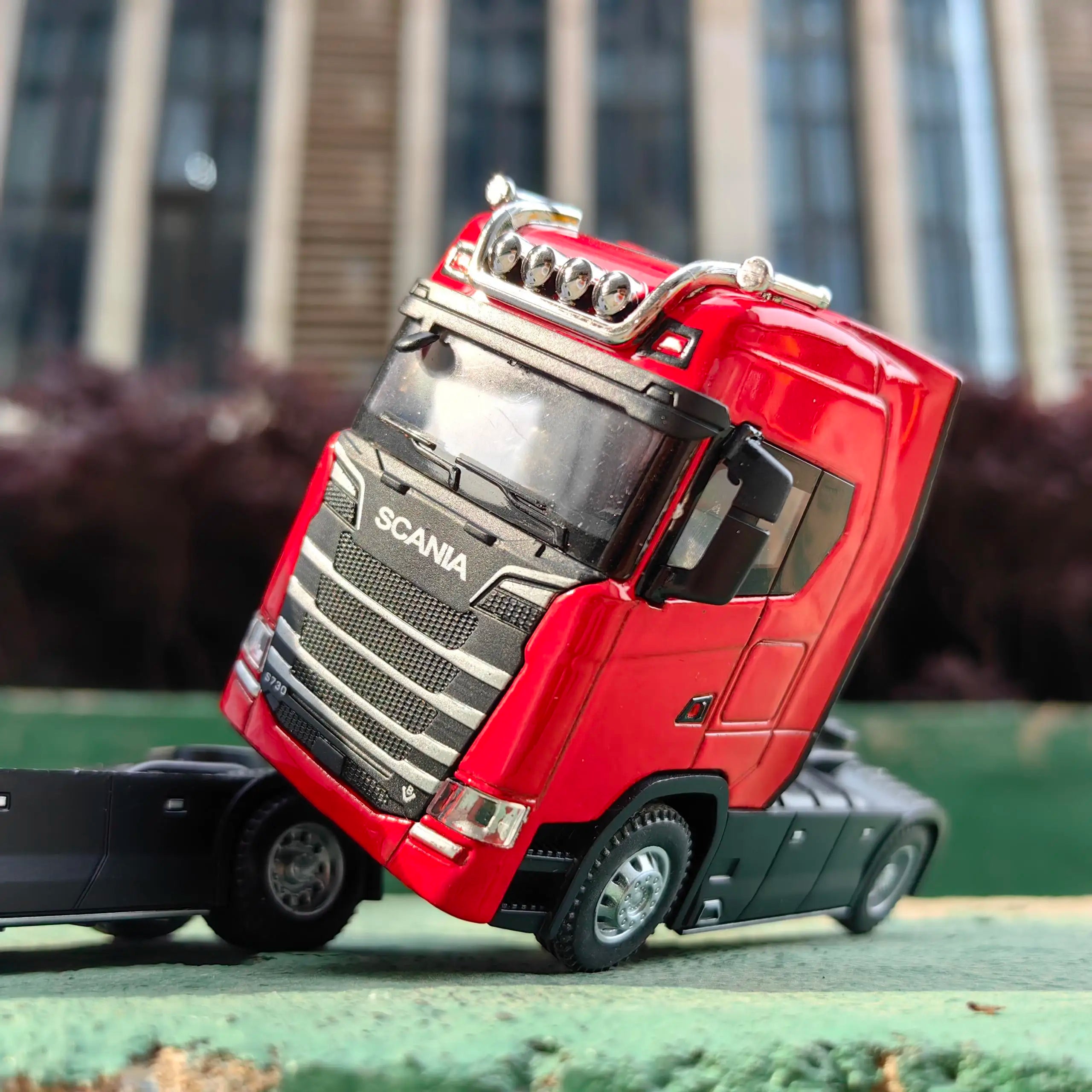 1:50 Diecast Container Truck Head – Pull-Back Alloy Model with Openable Doors